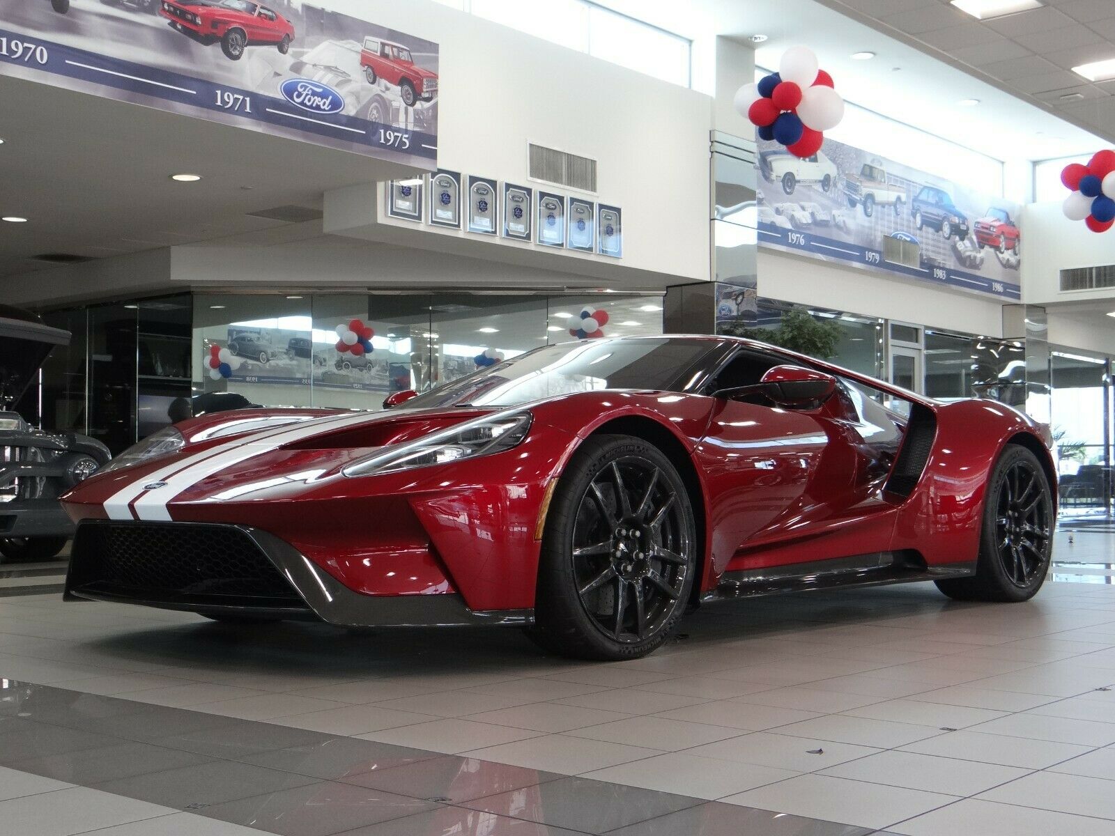 2019 Ford Ford Gt  2019 Ford Gt Rare Liquid Red Tri-coat Only 8.7 Miles