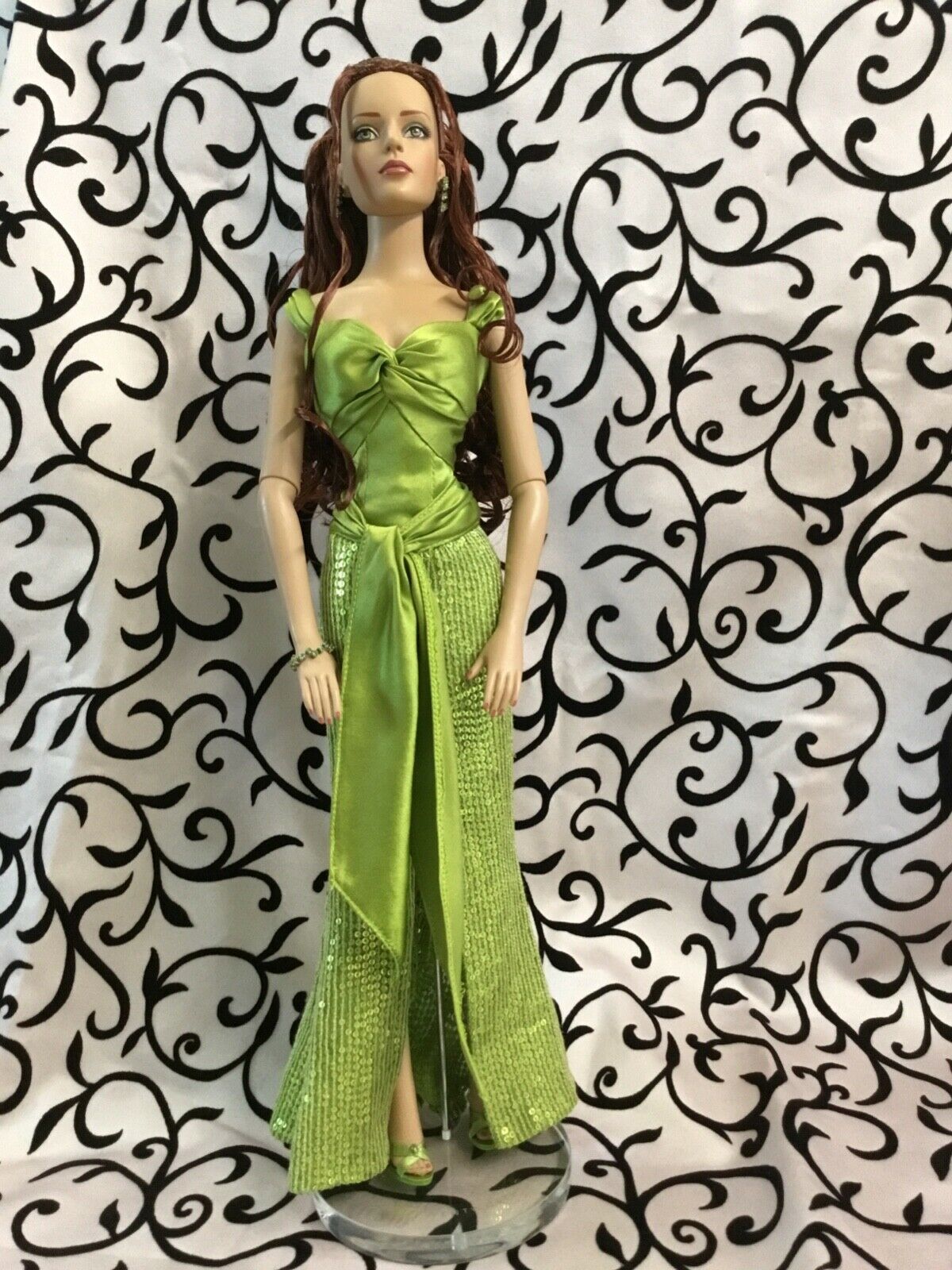 Tonner 2005 Beyond Envy Sydney Chase 16" Doll, Mint,  no Box, Pre-owned