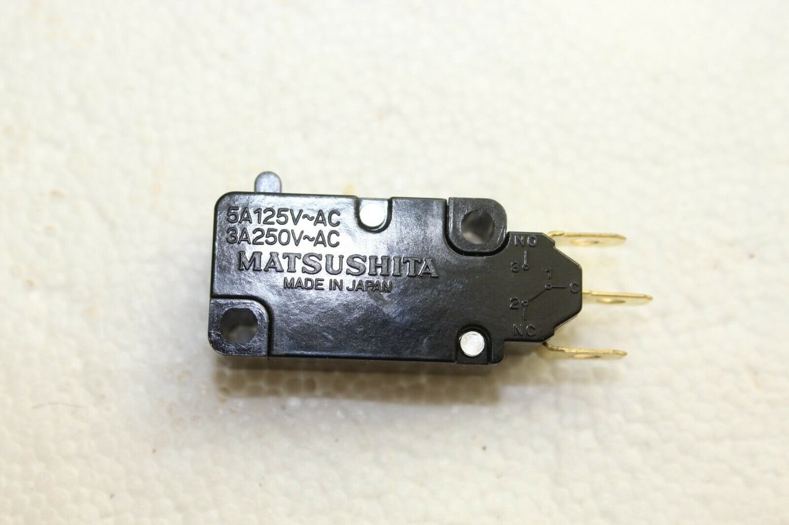 Matsushita Electronics Gv Miniature Switch - 5a 125v-ac / 3a 250v-ac - Ah44009