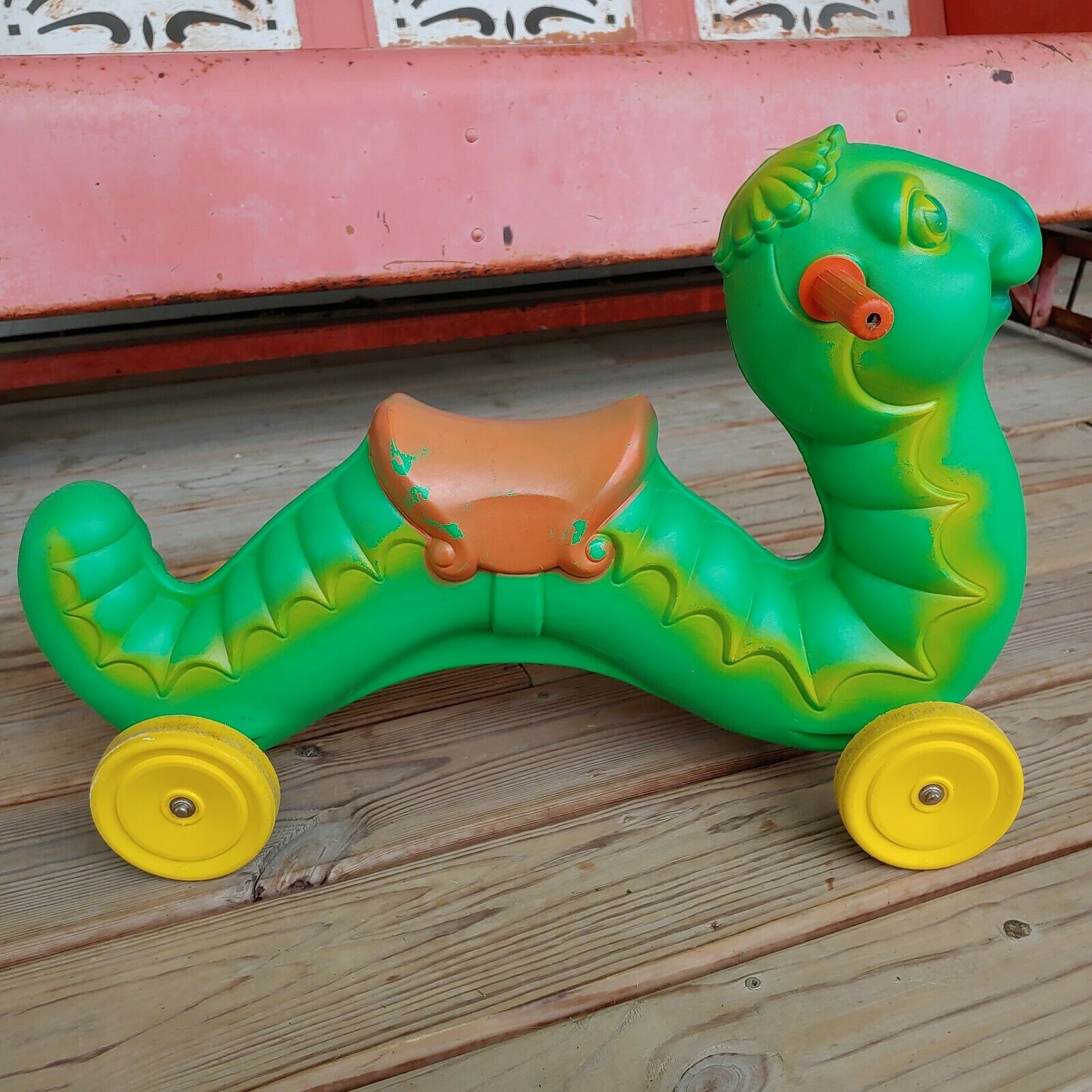 Vtg Empire Plastics Inch Worm Ride On Toy 1970's Blow Mold Green Caterpillar