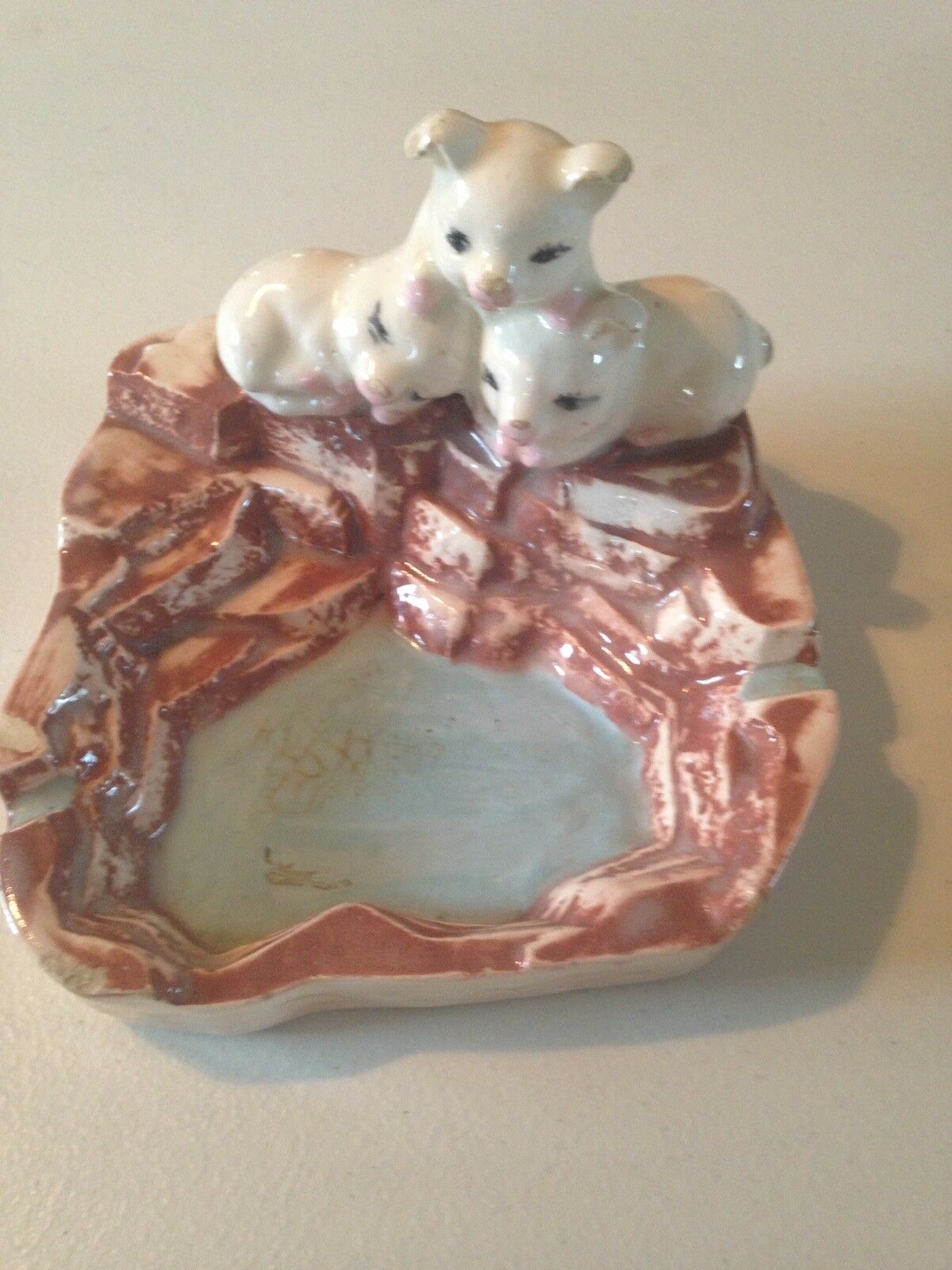 Ceramic Ashtray Featuring Three Little Pigglets