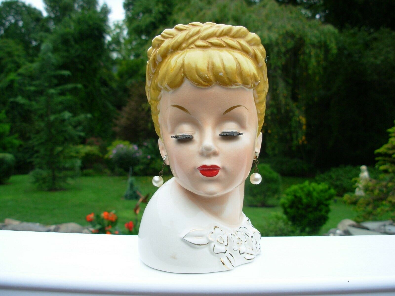 Vtg Lady Headvase Rubens #501 Blonde Braided Hairdo Floral Gold Ivory Top 6 1/4"
